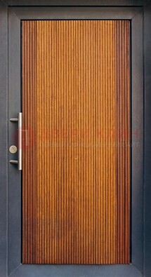 Коричневая входная дверь c МДФ панелью ЧД-03 в частный дом в Можайске