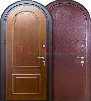 Железная арочная дверь с МДФ внутри ДА-14 в Можайске