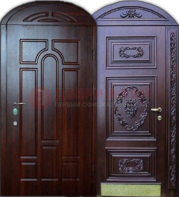 Стильная железная арочная дверь с декоративным элементом ДА-24 в Ростове-На-Дону