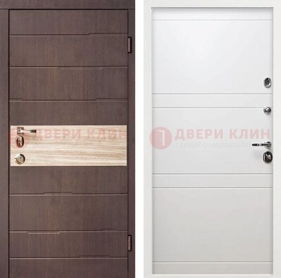 Коричневая стальная дверь с филенчатой МДФ в Белом цвете ДМ-306 в Тосно
