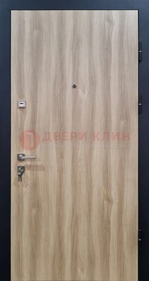 Светлая металлическая дверь с МДФ ДМ-340 в Можайске