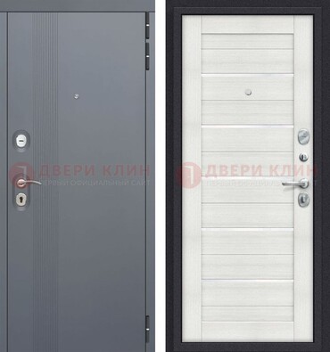 Железная дверь с серой и белой МДФ со стеклом внутри ДМ-462 в Можайске