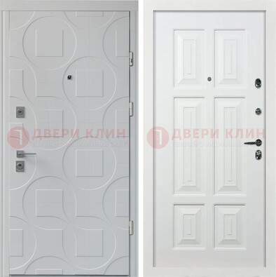 Белая стальная дверь в квартиру с панелями МДФ ДМ-494 в Можайске