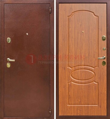 Коричневая стальная дверь с порошковым напылением ДП-137 в Можайске