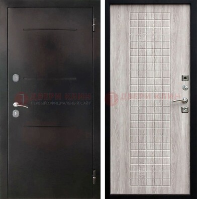 Черная железная дверь с порошковым покрытием и филенчатой МДФ ДП-221 в Можайске
