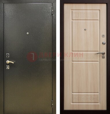 Железная темно-серая дверь с порошковым напылением и МДФ с резьбой ДП-276 в Можайске