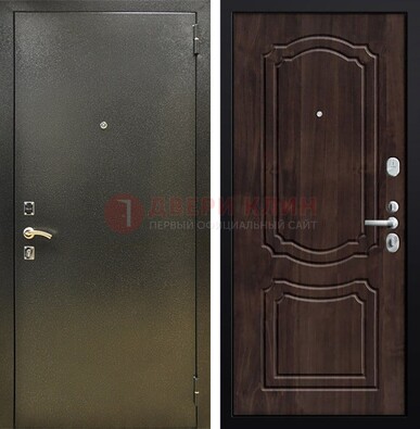 Темно-серая железная дверь с порошковым покрытием и коричневой МДФ ДП-288 в Можайске