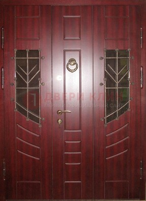 Парадная дверь со вставками из стекла и ковки ДПР-34 в загородный дом в Можайске