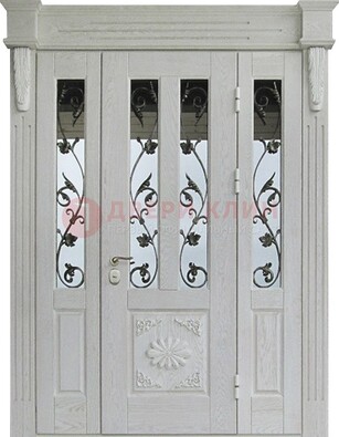 Входная парадная дверь со стеклом и ковкой в белом цвете ДПР-93 в Можайске
