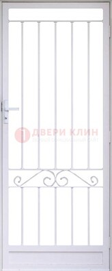 Белая стальная решетчатая дверь с волютами ДР-30 в Можайске