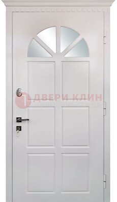 Светлая железная дверь со стеклом ДС-29 в Можайске