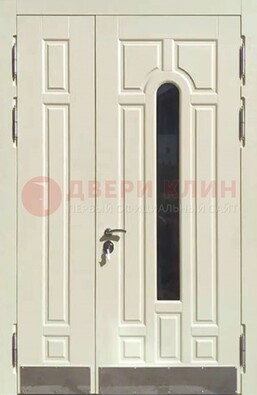 Белая двухстворчатая металлическая дверь со стеклом ДС-71 в Можайске