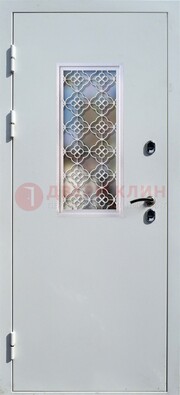 Серая металлическая дверь со стеклом и ковкой ДС-75 в Можайске