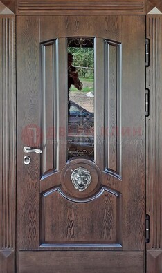 Коричневая уличная дверь со стеклом и ковкой ДСК-107 в Можайске