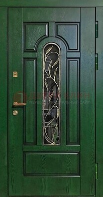 Зеленая железная дверь со стеклом и ковкой ДСК-111 в Омске