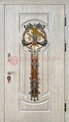 Светлая железная дверь со стеклом ковкой для коттеджа ДСК-134 в Можайске