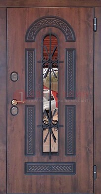 Железная дверь со стеклом и ковкой и узором ДСК-150 в Омске