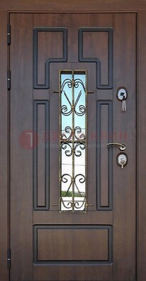 Уличная дверь со стеклом и ковкой в коричневом цвете ДСК-181 в Можайске