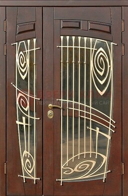 Коричневая железная дверь с большим стеклом и ковкой ДСК-203 в Можайске