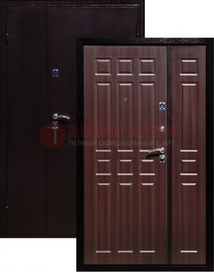 Коричневая металлическая тамбурная дверь ДТМ-24 в Можайске
