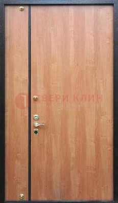 Светлая тамбурная дверь ДТМ-29 в Можайске