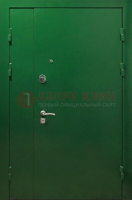 Зеленая распашная тамбурная дверь Порошок ДТМ-47 в Можайске