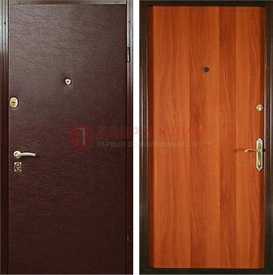 Коричневая металлическая дверь с винилискожей ДВ-20 в Можайске