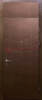 Коричневая стальная дверь с винилискожей ДВ-24 в Можайске
