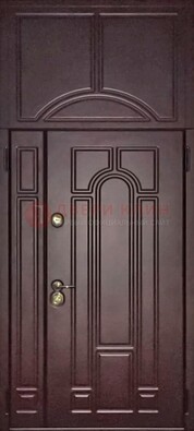 Коричневая железная дверь с виноритом и верхней фрамугой ДВТ-243 в Можайске