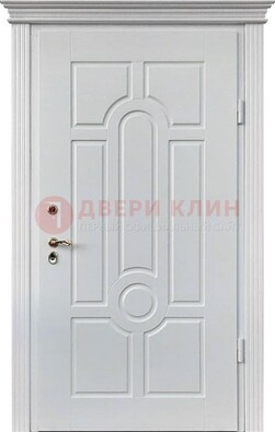 Белая уличная дверь с виноритом для дома ДВТ-247 в Можайске