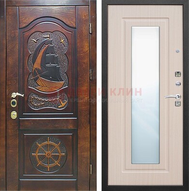 Темная дверь с резьбой и зеркалом внутри ДЗ-49 в Можайске