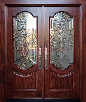 Классическая железная дверь с массивом дуба для входа ВЖ-23 в Можайске